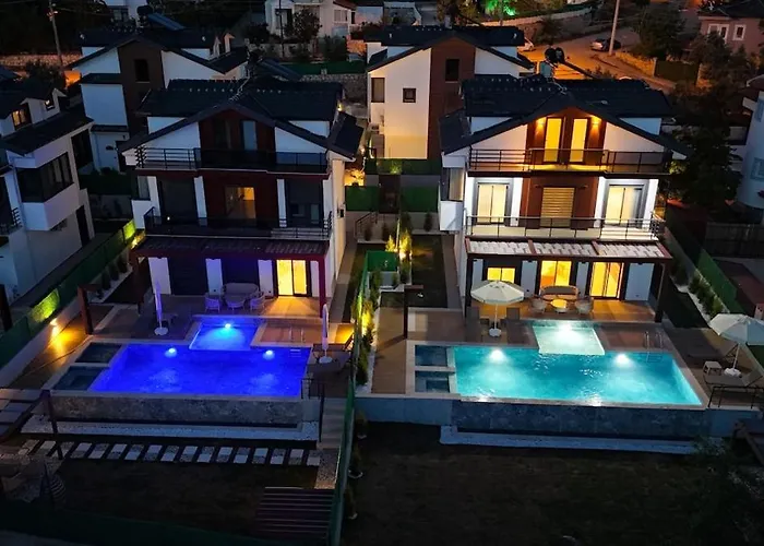 4 Zela In Front Of Oeluedeniz Hisar *