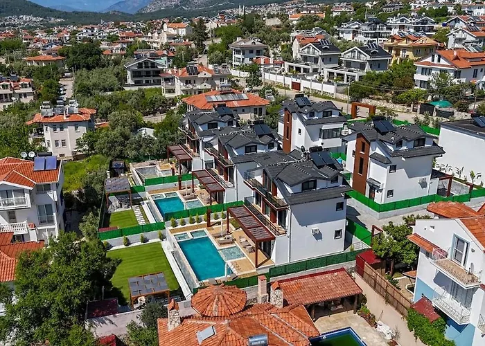 4 Zela In Front Of Oeluedeniz Hisar * Fethiye