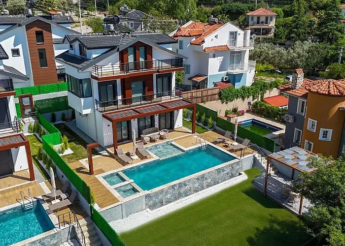 4 Zela In Front Of Oeluedeniz Hisar *