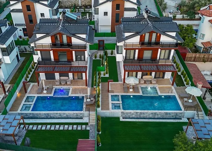 4 Zela In Front Of Oeluedeniz Hisar