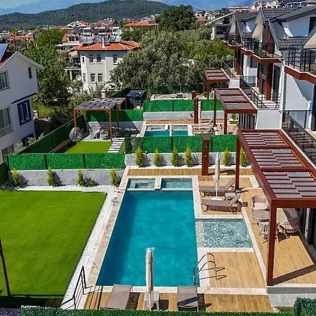 4 Zela In Front Of Oeluedeniz Hisar *