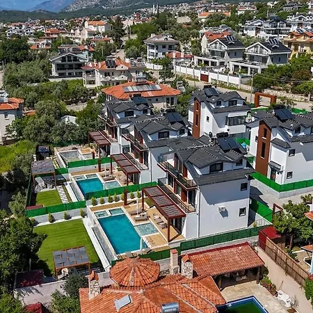 4 Zela In Front Of Oeluedeniz Hisar * Fethiye