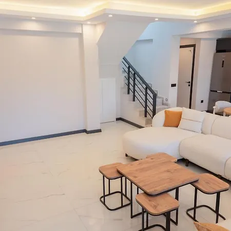 4 Zela In Front Of Oeluedeniz Hisar *