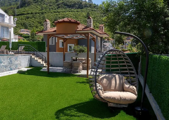 4 Zela In Front Of Oeluedeniz Hisar *