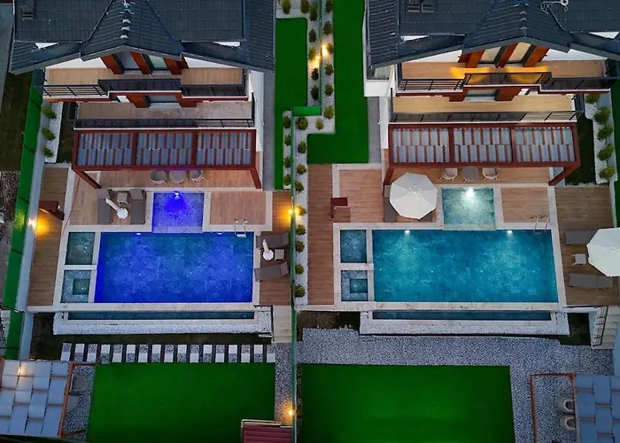 4 Zela In Front Of Oeluedeniz Hisar