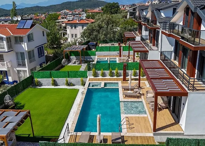 4 Zela In Front Of Oeluedeniz Hisar *