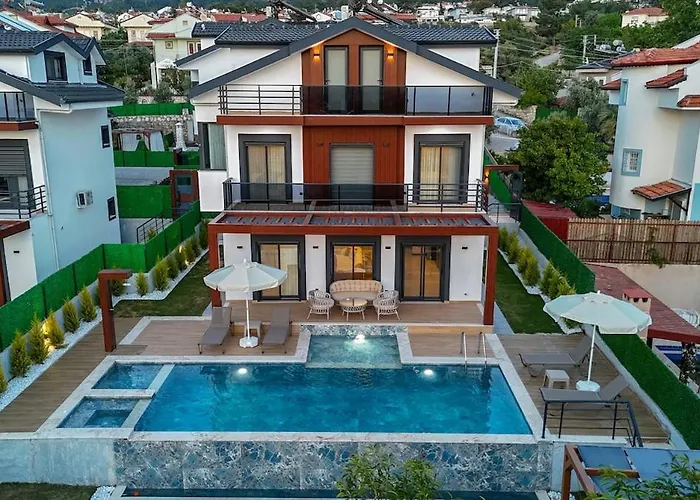 4 Zela In Front Of Oeluedeniz Hisar