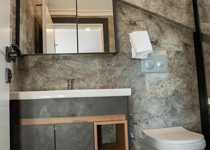 4 Zela In Front Of Oeluedeniz Hisar *